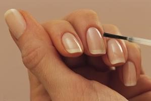 How to Paint Nails